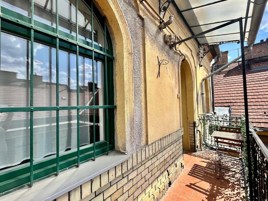 Edna Studio With Balcony Budapest Exterior photo